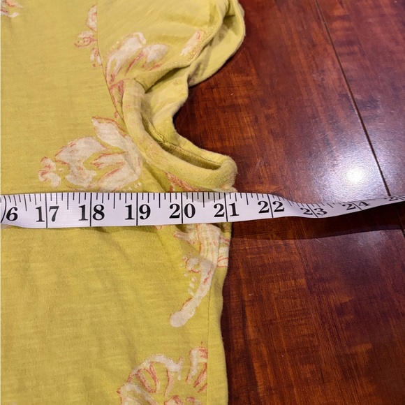 Anthropologie pilcro Yellow Floral springtime Short Sleeve Tee size large - Picture 14 of 15